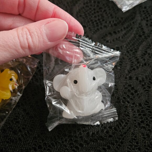 NIB Yihong Squishy Toys - Box of 72 Pieces - Picture 7 of 8